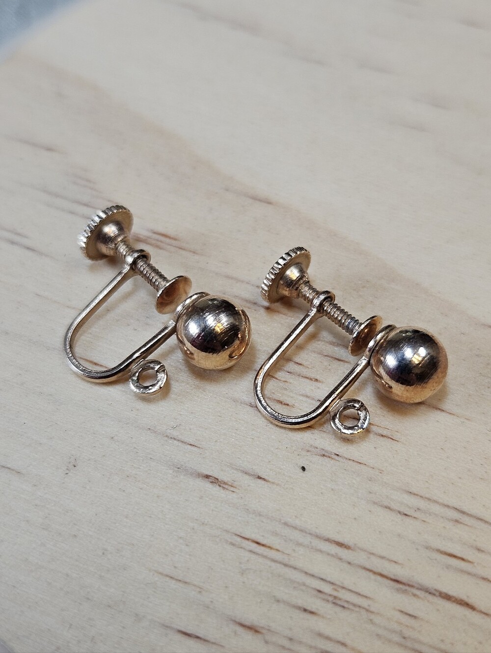 Craft Vintage Screw On Earrings 8K Gold